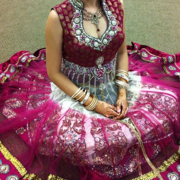 Fromal Indian Bridal Lehenga small - Picture 2 of 5